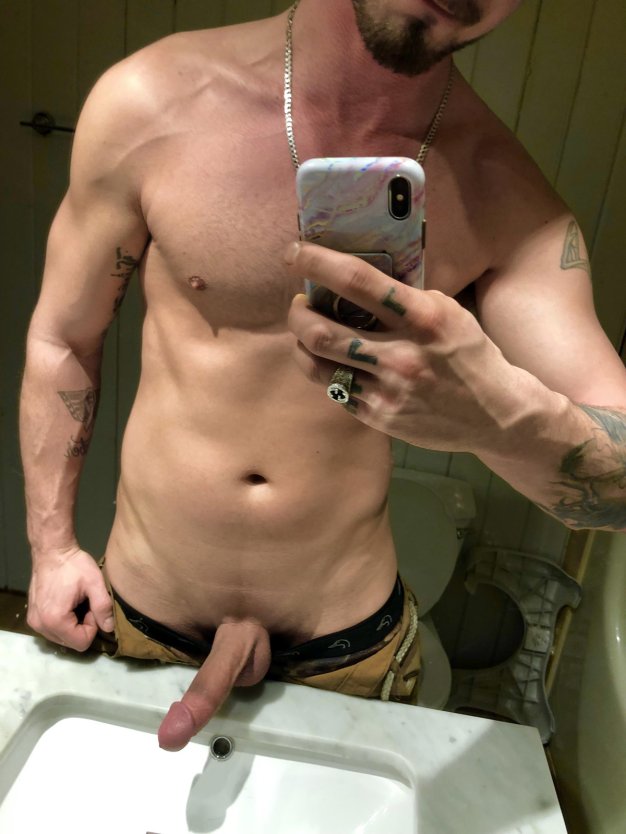 Эротичное селфи мужика