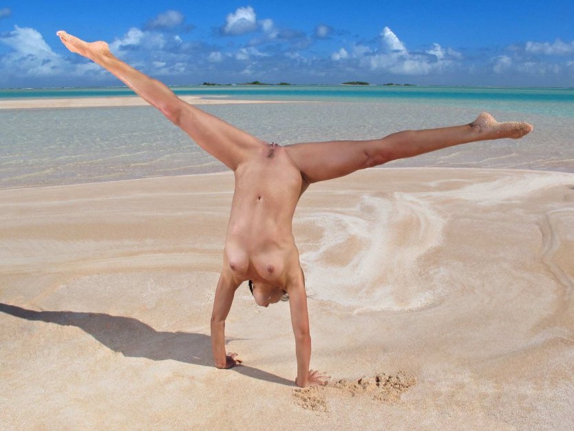 Красивые голые гимнастки