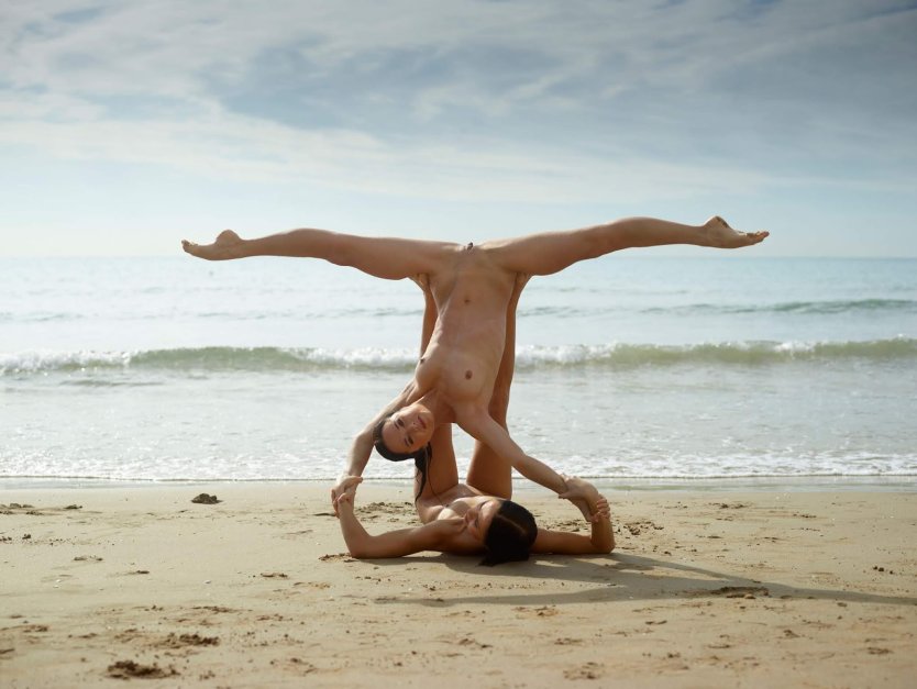 Джульетта и Магдалена на пляже