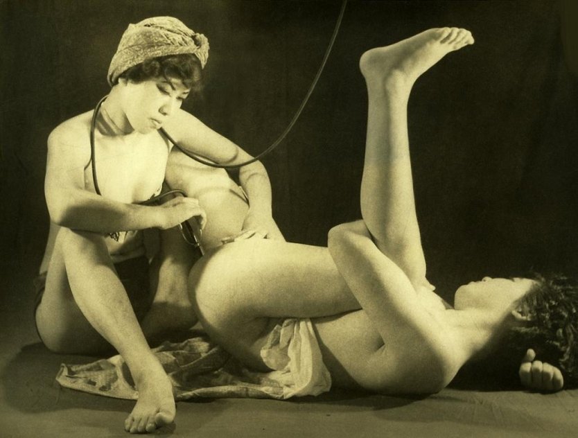 Эротическая клизма ретро