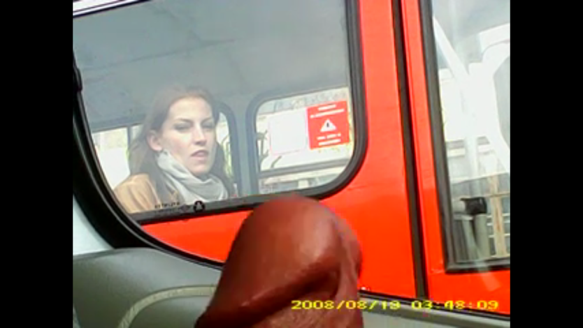 Эксбиционисты в общественном транспорте