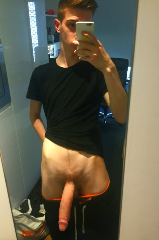 Парни с большими пенисами селфи