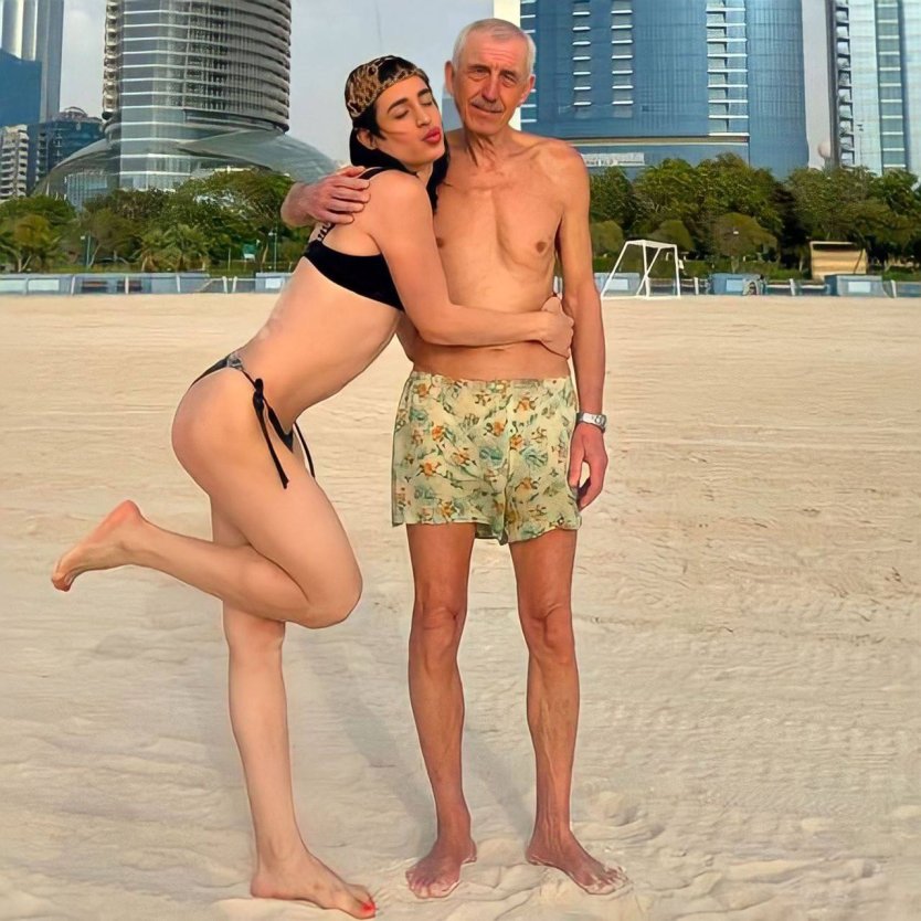 Хилми Форкс голый