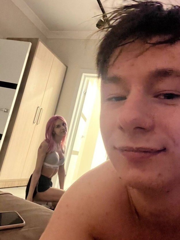 Парень Даши корейки