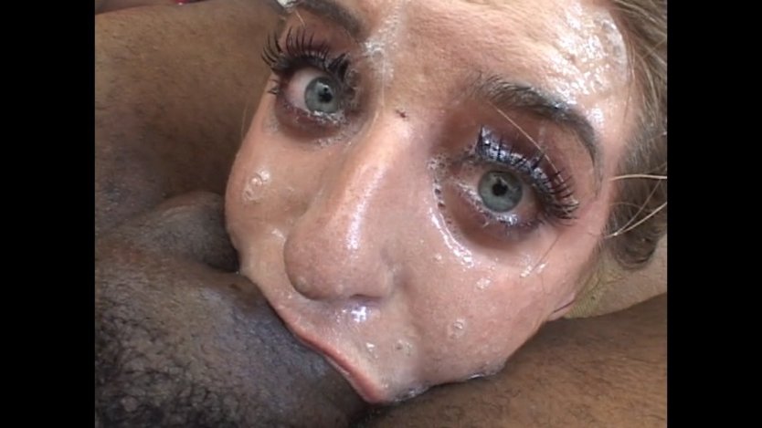 Потекла тушь глубокая глотка