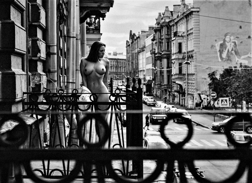 Эксгибиционизм на балконе