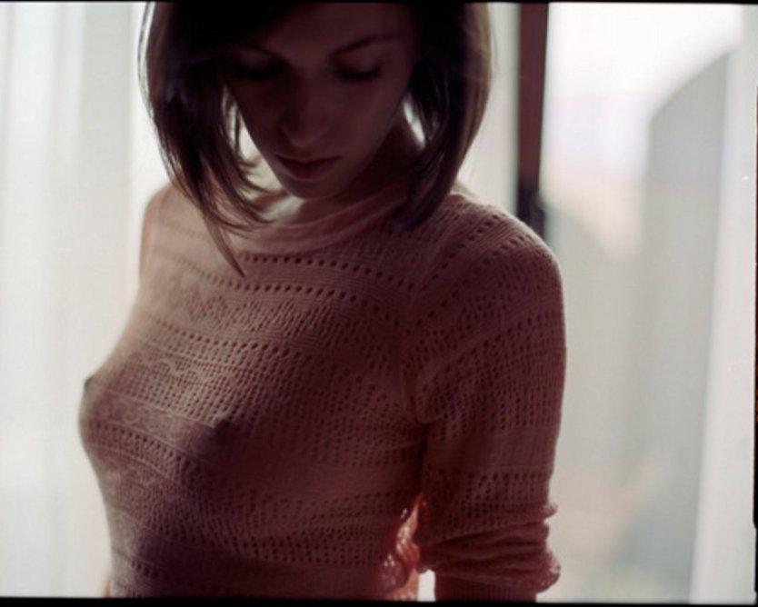 Грудь пол водолазкозкой