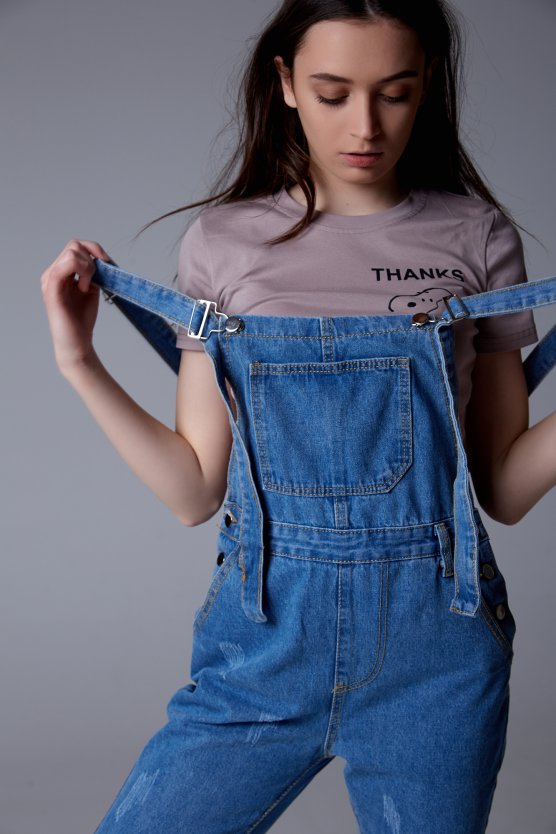 Джинсовый комбинезон на лямках