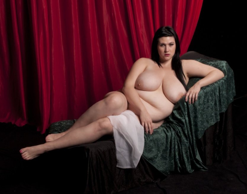 Мишель Мендес плюс сайз голая