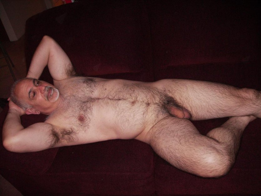 Голые волосатые парни спящие