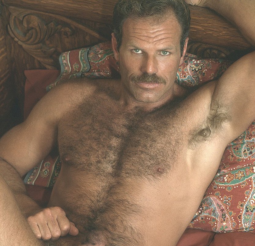 Здоровые волосатые мужики голые