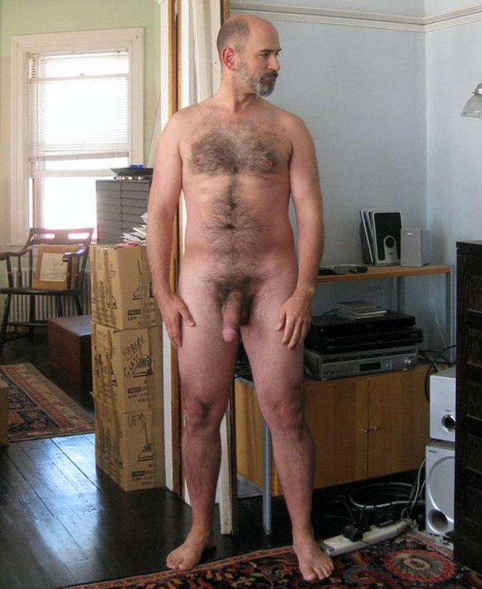 Домашнее фото голого зрелого мужика