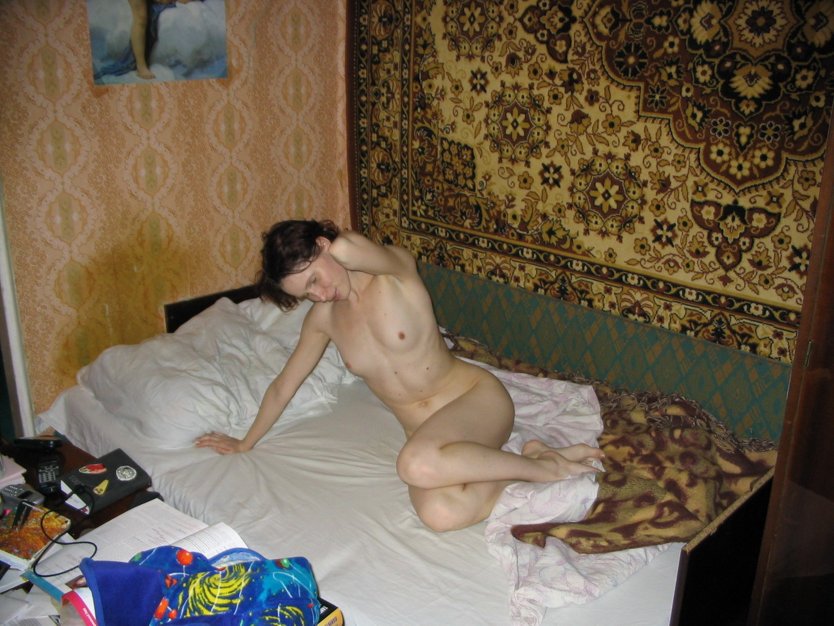 Жена на кровати частное ню