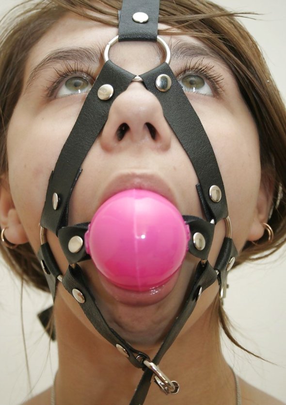 Большой кляп шарик бдсм