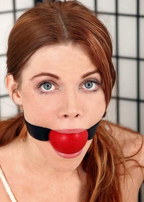 Связанные девушки с кляпом во рту