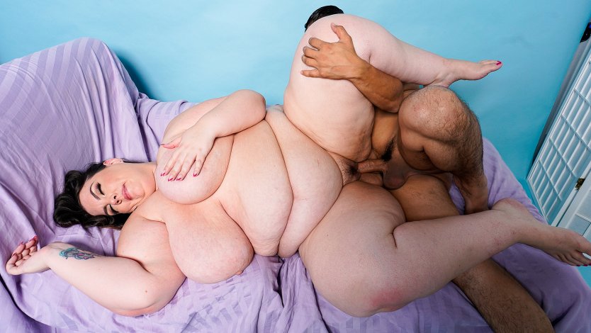 Выебал толстую бабу в пупок