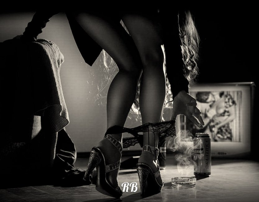 Послушная девушка