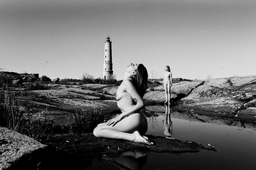 Маяк в Крыму девушки Нагие