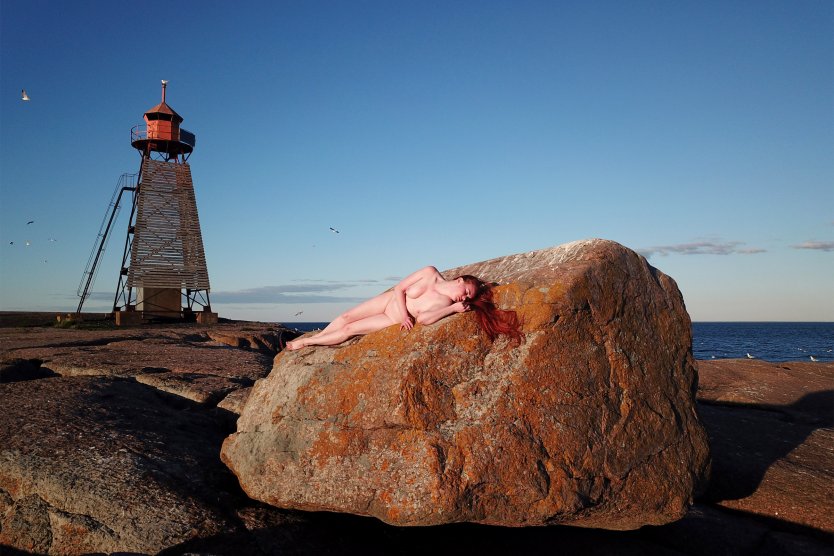 Девчонка остров Маяк