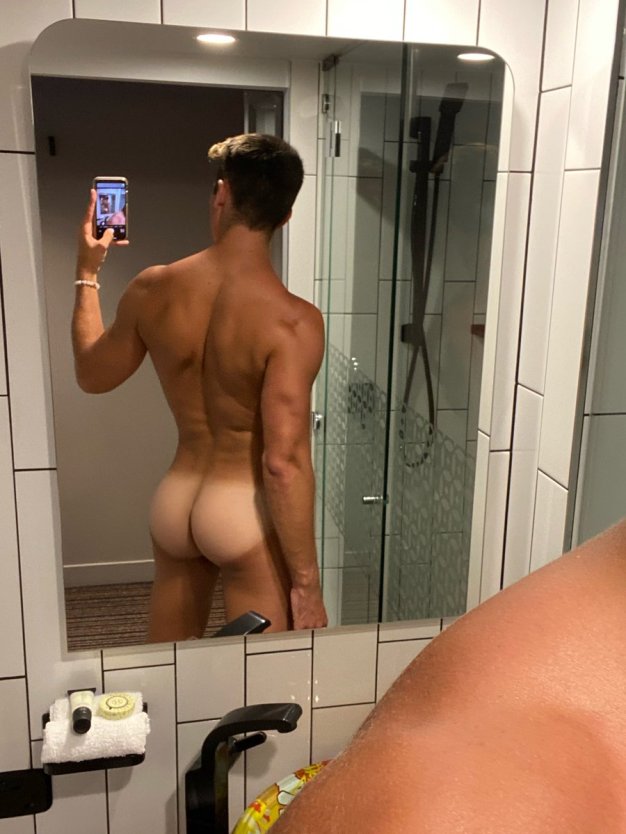Мужские эротические селфи