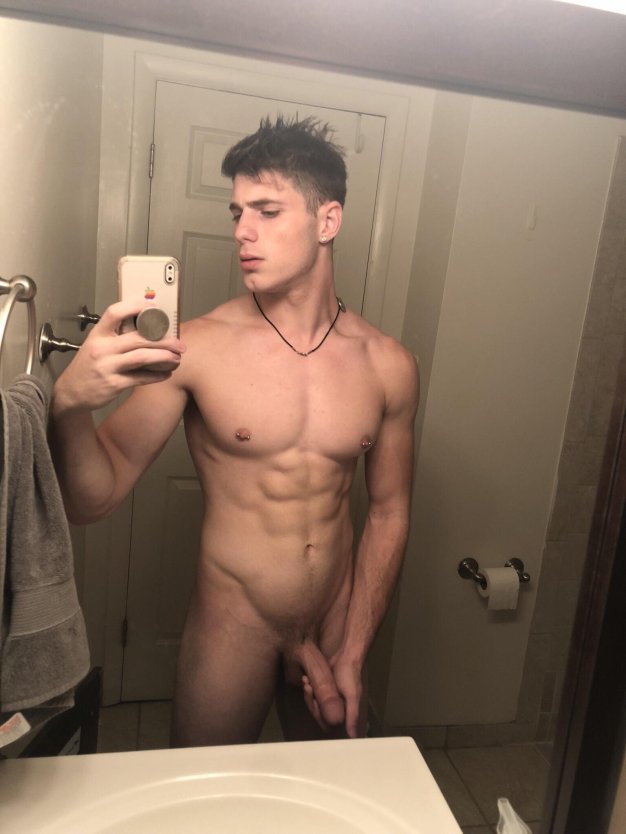 Русские парни без трусов селфи