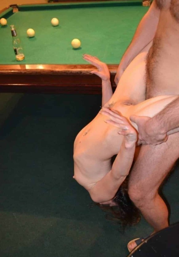 Групповуха на бильярдном столе