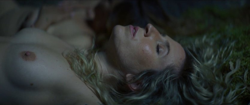 Голая Шейла Ортега камшоты гиф