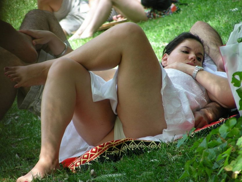 Девушки без трусиков подсмотренное