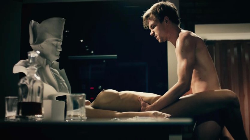 Паулина Андреева голая в сериале метод