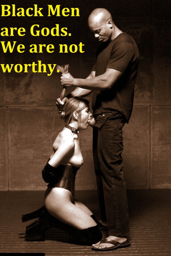 Покорная рабыня на коленях