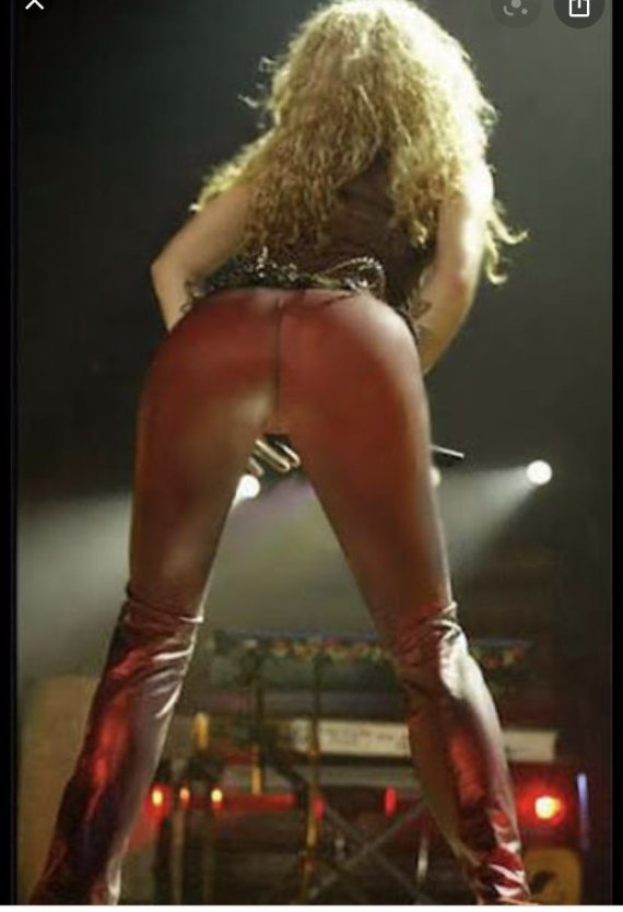 Шакира попа