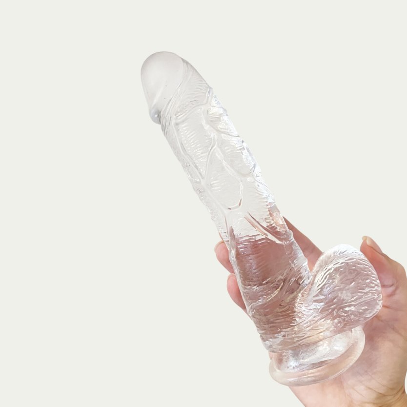 Прозрачный фаллоимитатор