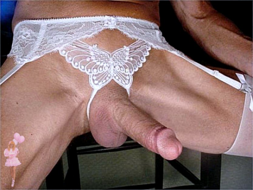 Член в женских кружевных трусиках