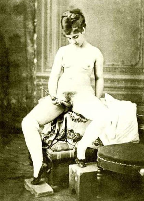 Первые порнографические снимки