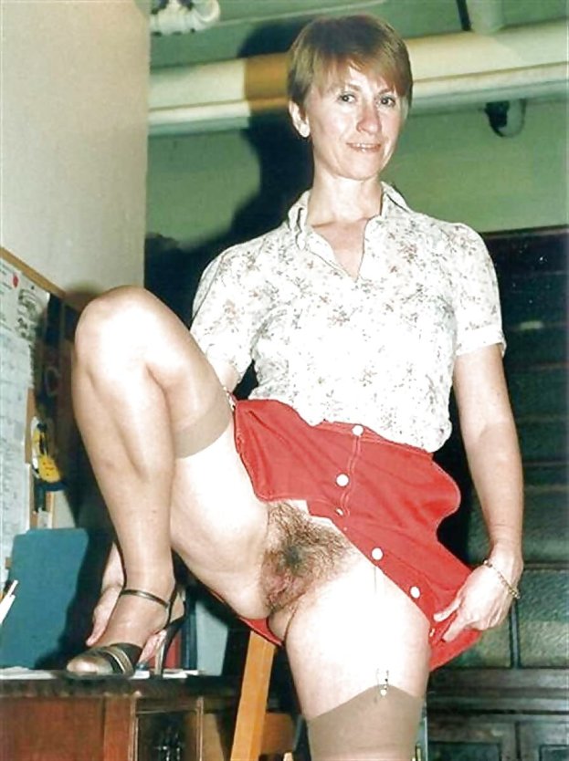 Волосатые женщины без трусов