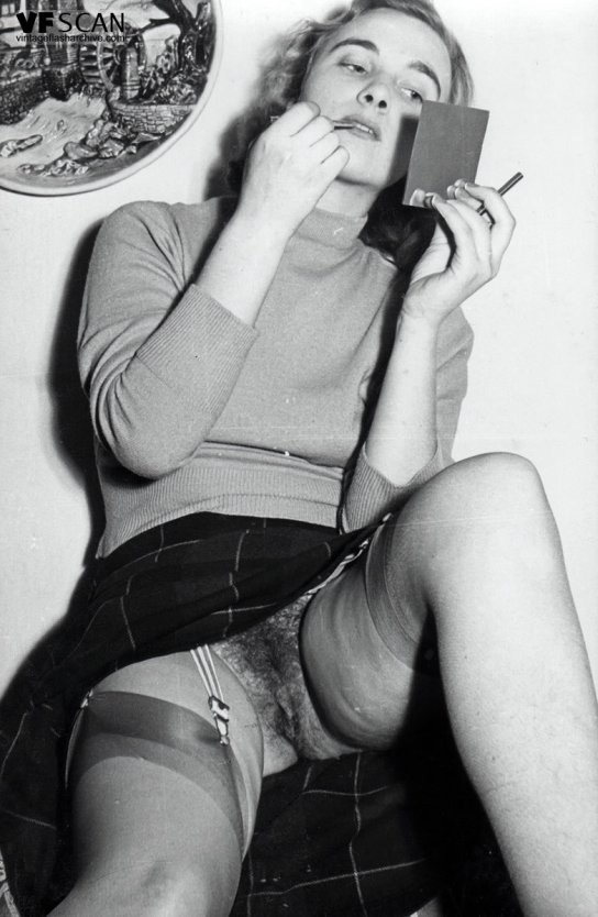 Советская женщина без трусиков