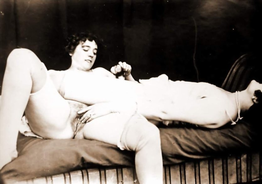 Старые порнографические снимки