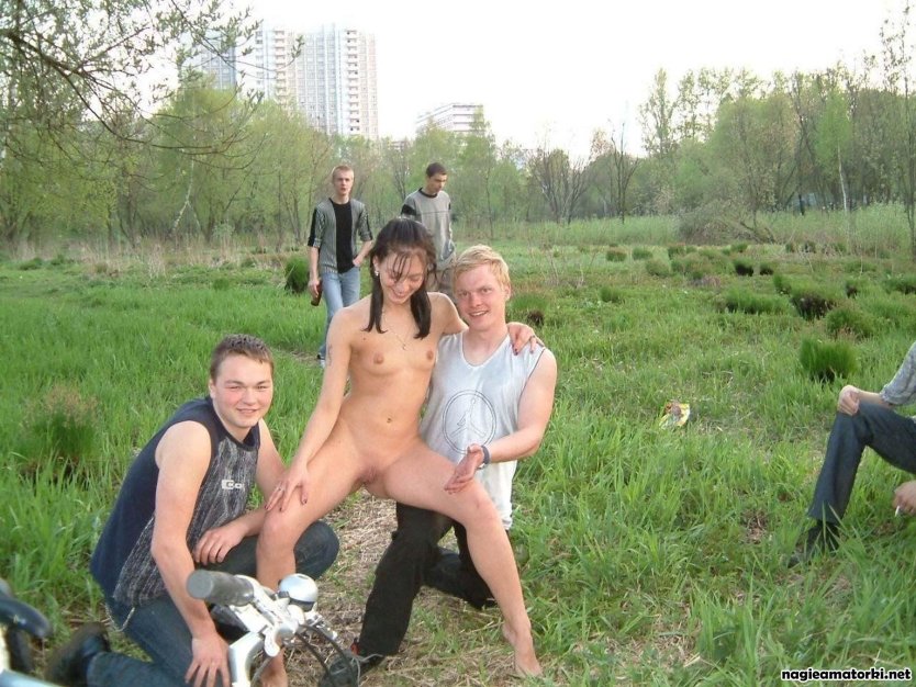 Разделась перед друзьями