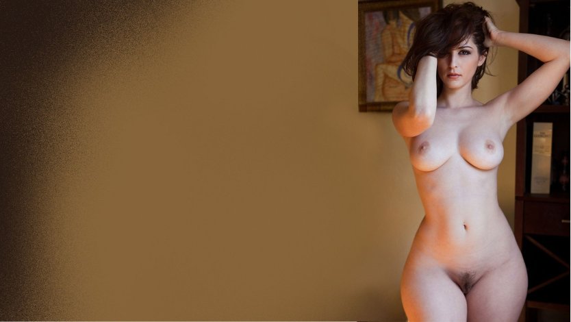 Голые сиськи Carlotta Champagne