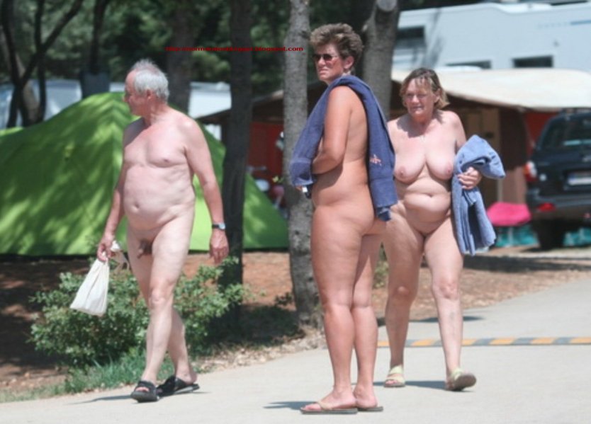 Пожилые нудистки на фестивале
