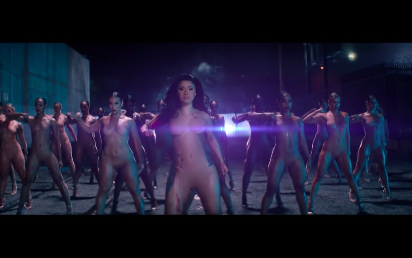 Музыкальные клипы с обнаженкой