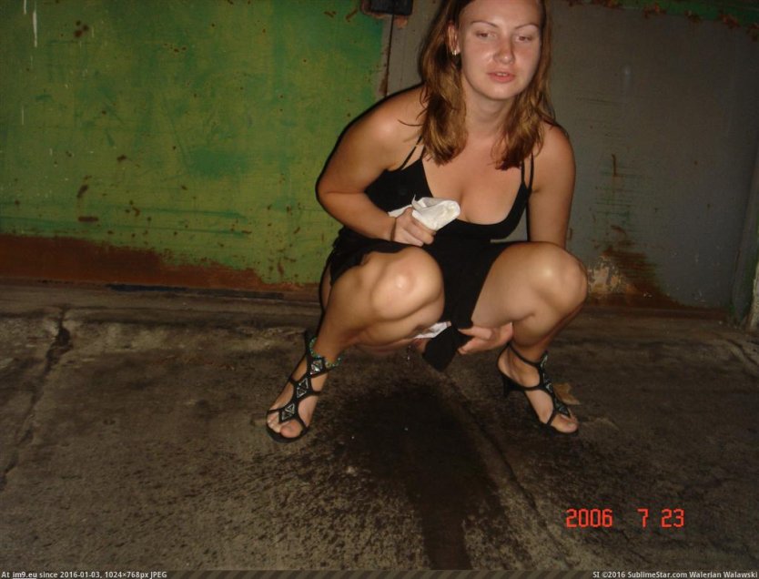 Девушки на корточках частное