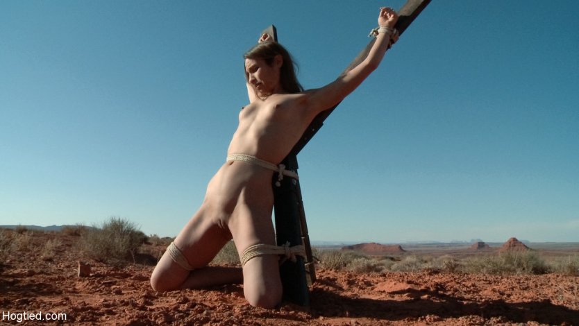 Голые связанные девочки