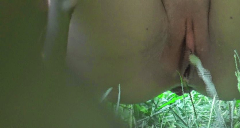 Скрытая камера в пляжном туалете